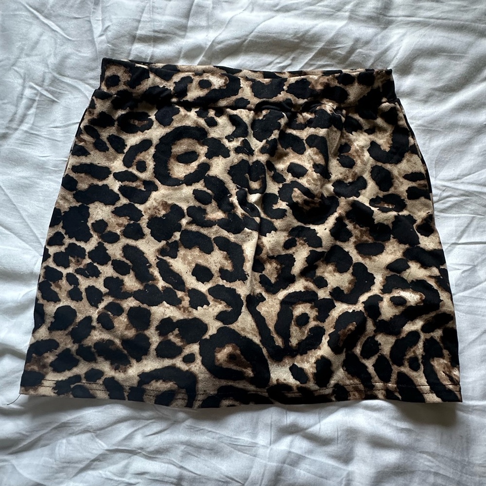 Leopard print skirt